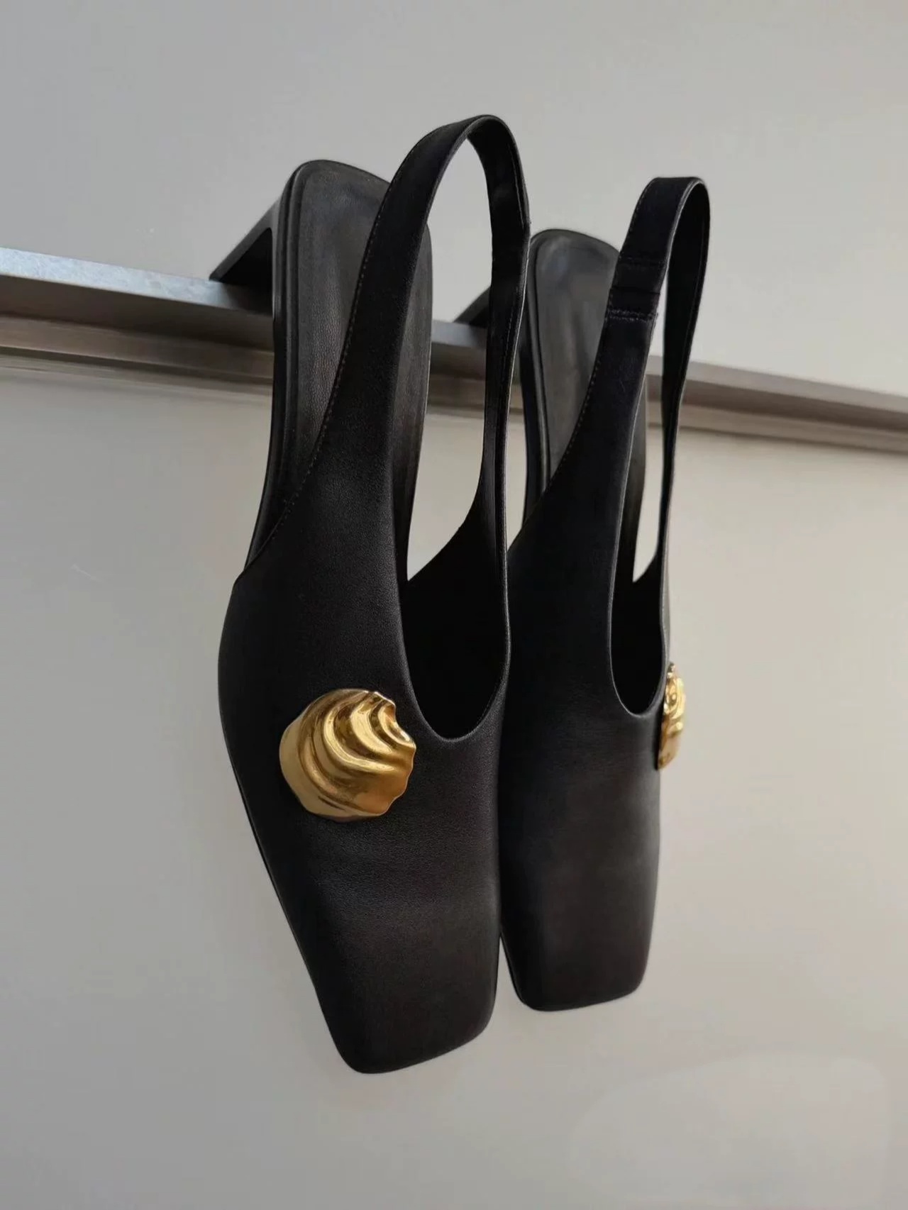 Women's Black Leather Gold She - Leather Classic Strap ulasan dan harga